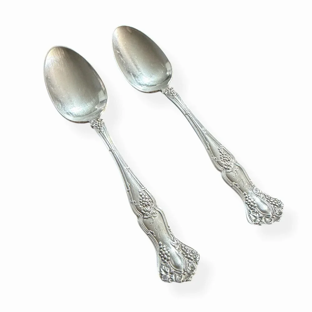 1847 Rogers‎ Bros VINTAGE Grapes 1904 Silverplate - Lot of (2) Serving Spoons